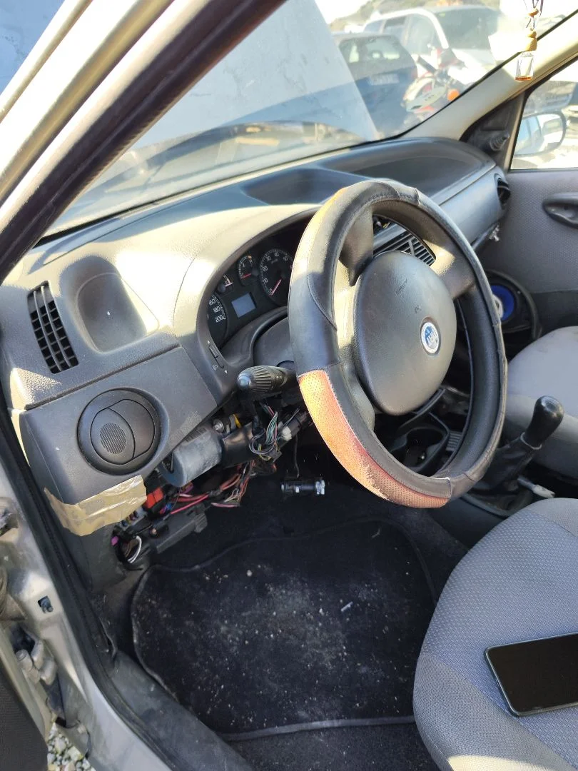 Foto de SALPICADERO FIAT II PUNTO (188) BERLINA 1.3 JTD CAT (69 CV / 51 KW)