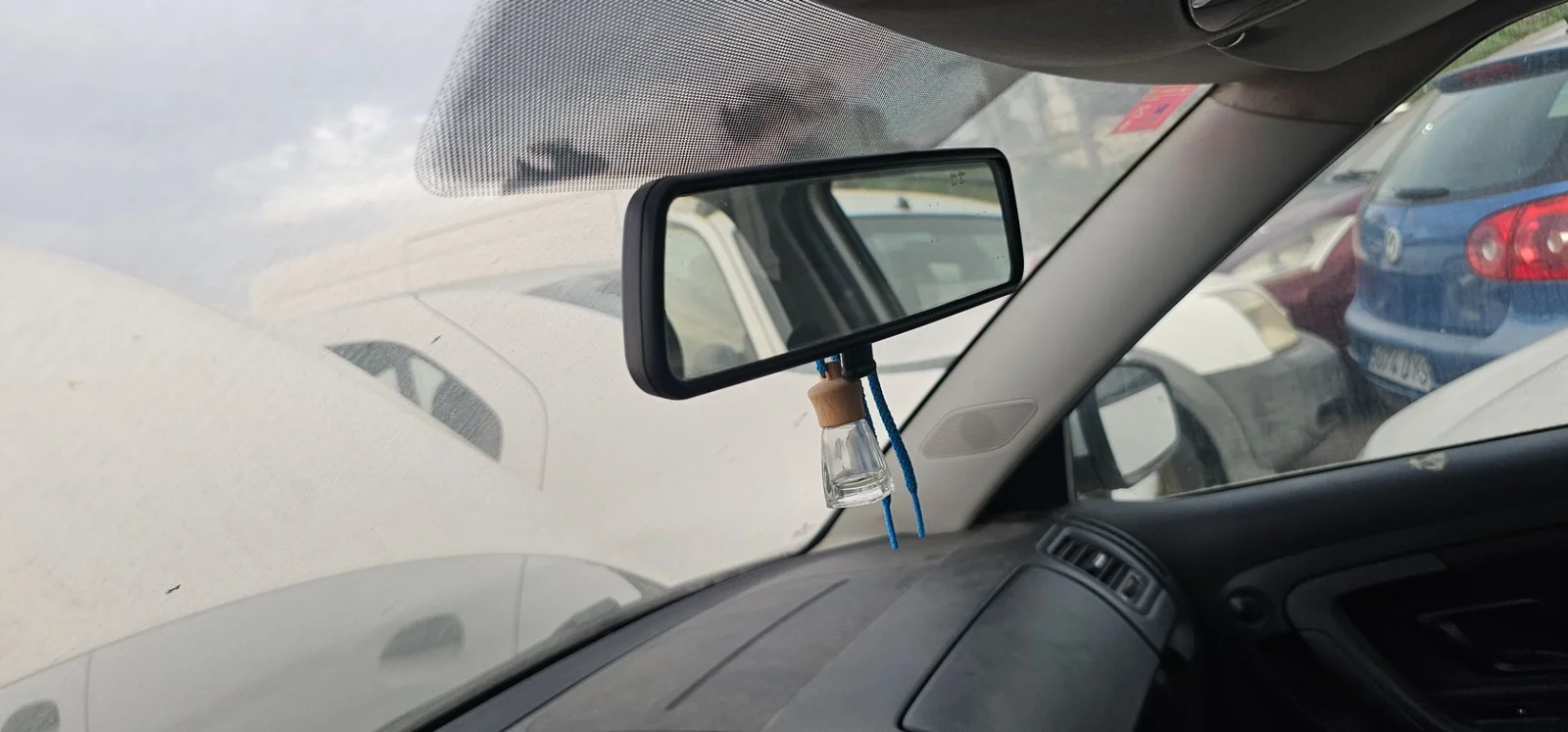 Foto de RETROVISOR INTERIOR SKODA FABIA (5J2) 1.2 (60 CV / 44 KW)