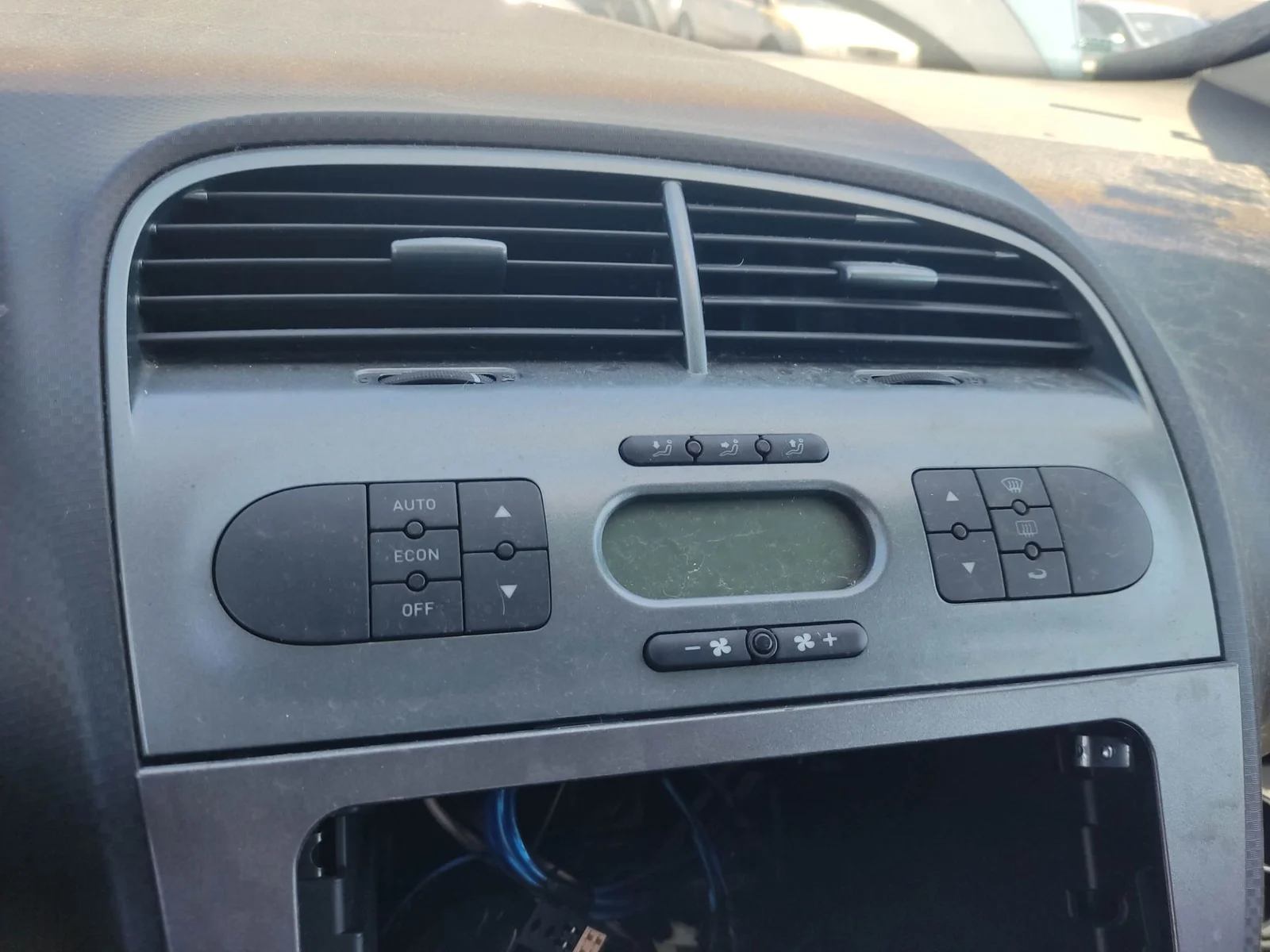 Foto de MANDO CALEFACCION / AIRE ACONDICIONADO SEAT ALTEA (5P1) 2.0 TDI (140 CV / 103 KW) referencia 5P0907044B 1UQ