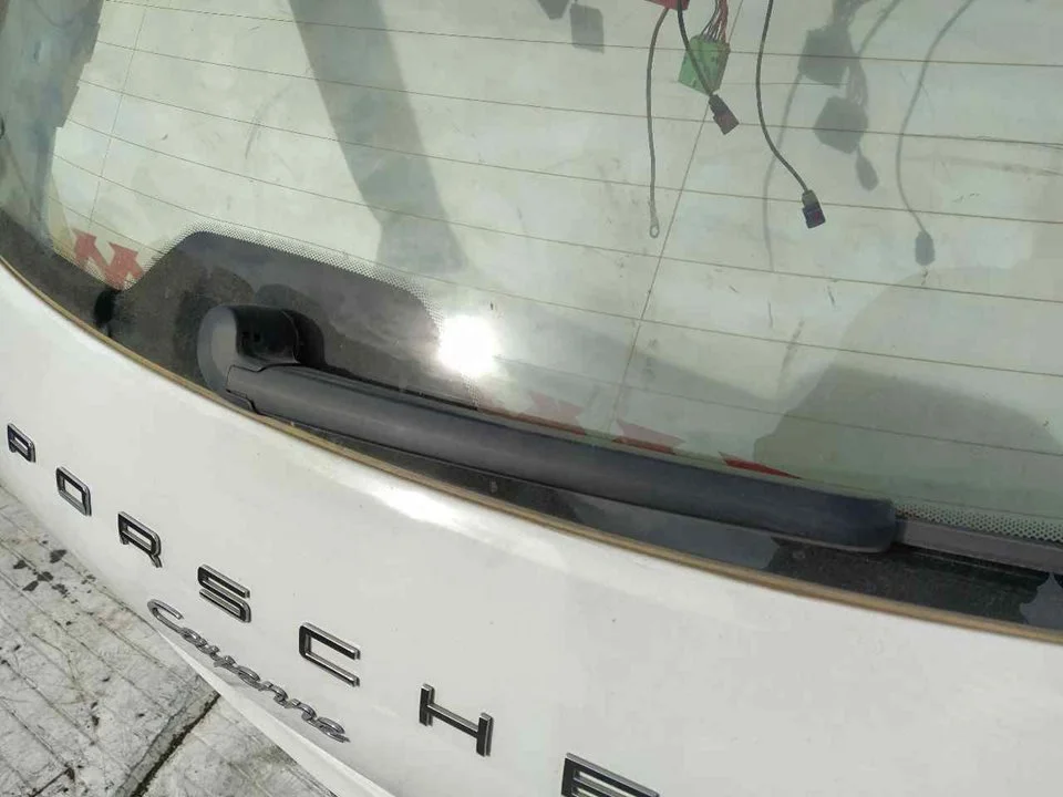 Foto de BRAZO LIMPIA TRASERO PORSCHE CAYENNE (TIPO 92A)