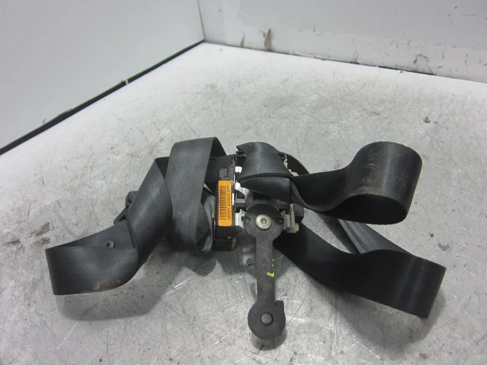 Foto de CINTURON SEGURIDAD DELANTERO DERECHO RENAULT CLIO II FASE II (B/CB0) 1.5 dCi Diesel (82 CV / 60 KW) referencia 068567