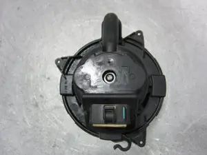 Foto de MOTOR CALEFACCION DACIA DOKKER 1.5 dCi Diesel FAP CAT (90 CV / 66 KW) referencia 5P3730100