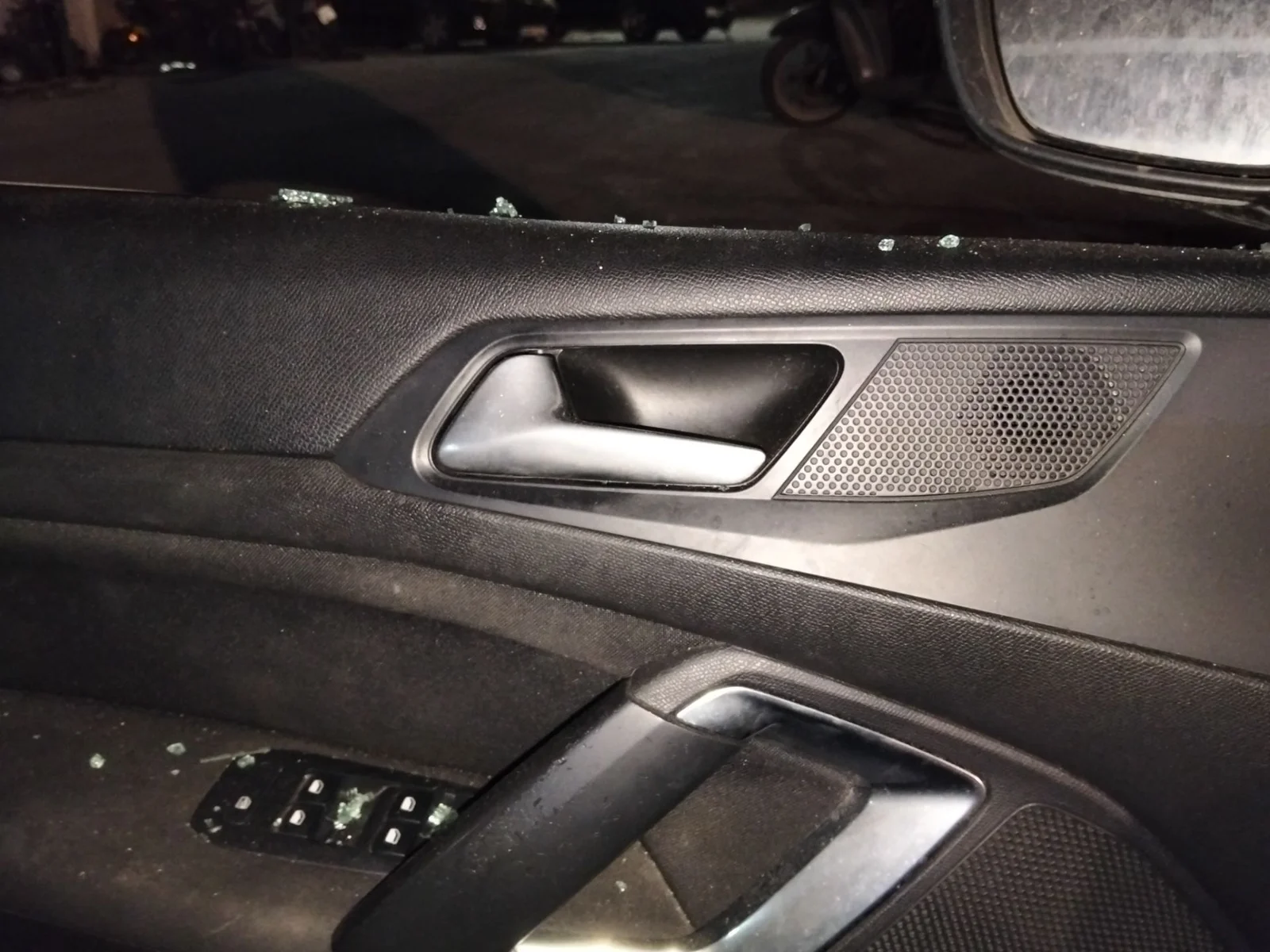 Foto de MANETA INTERIOR DELANTERA IZQUIERDA PEUGEOT 308