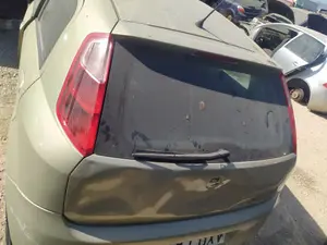 Foto de BASE DE ANTENA FIAT GRANDE PUNTO (199) 1.3 16V JTD CAT (75 CV / 55 KW) referencia 0052076074