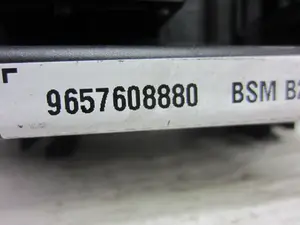 Foto de CAJA RELES / FUSIBLES PEUGEOT 206 1.4 HDi (68 CV / 50 KW) referencia 9657608880 foto 5