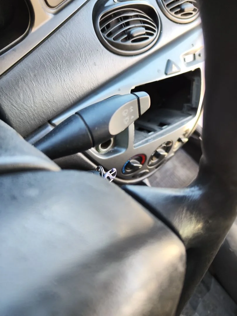 Foto de MANDO LIMPIA FORD FOCUS FAMILIAR (CAK) 1.8 TDCi Turbodiesel CAT (116 CV / 85 KW)