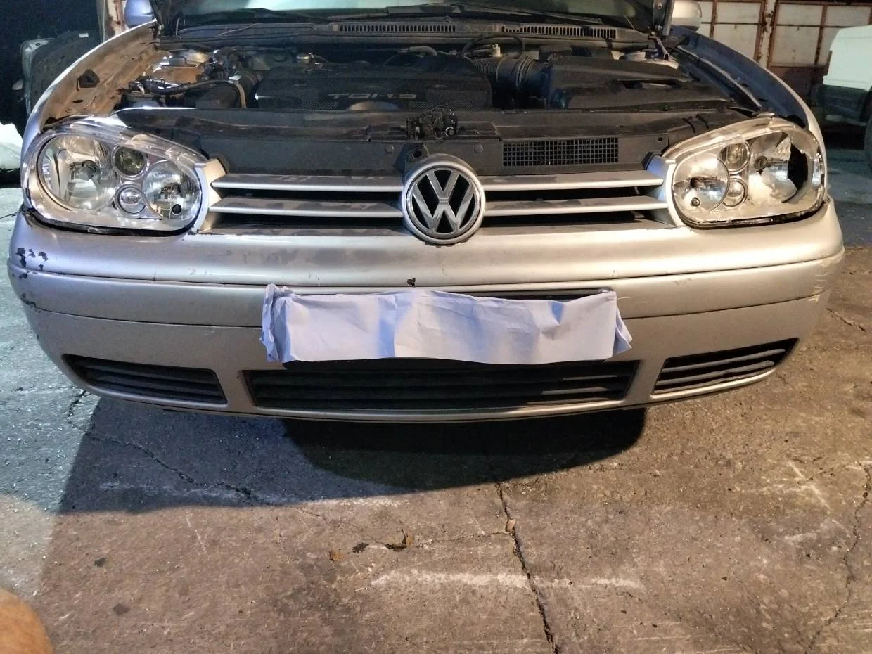 Foto de REFUERZO PARAGOLPES DELANTERO VOLKSWAGEN GOLF IV BERLINA (1J1)(10.1997)
