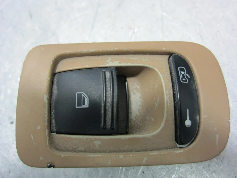 Foto de MANDO ELEVALUNAS TRASERO IZQUIERDO PORSCHE CAYENNE (TIPO 9PA1) referencia 7L5959851C