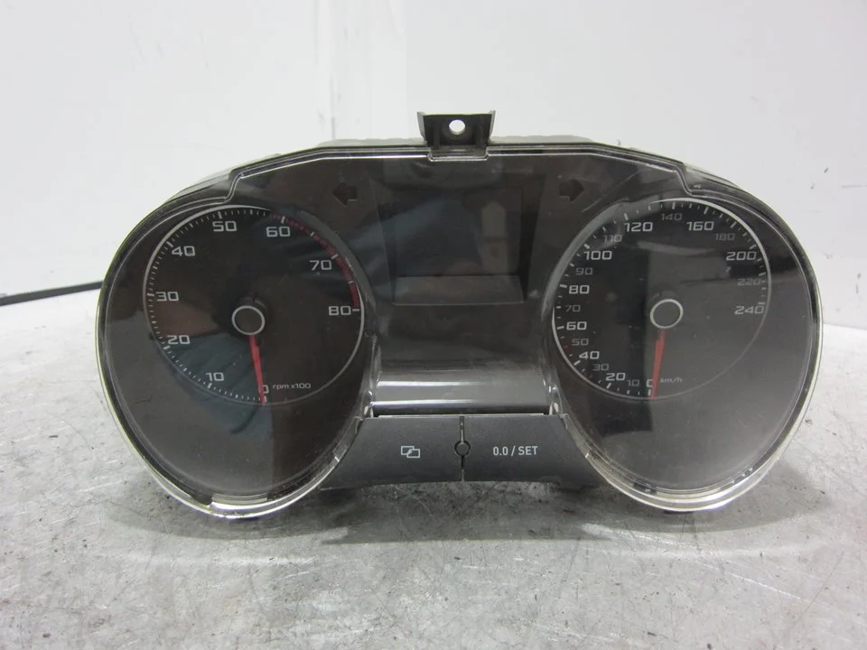 Foto de CUADRO INSTRUMENTOS SEAT IBIZA BERLINA (6J5) 1.2 TSI (86 CV / 63 KW) referencia 6J0920807K