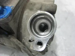 Foto de COMPRESOR AIRE ACONDICIONADO SEAT IBIZA (6L1) 1.2 (64 CV / 47 KW) referencia 6Q0820803G foto 8