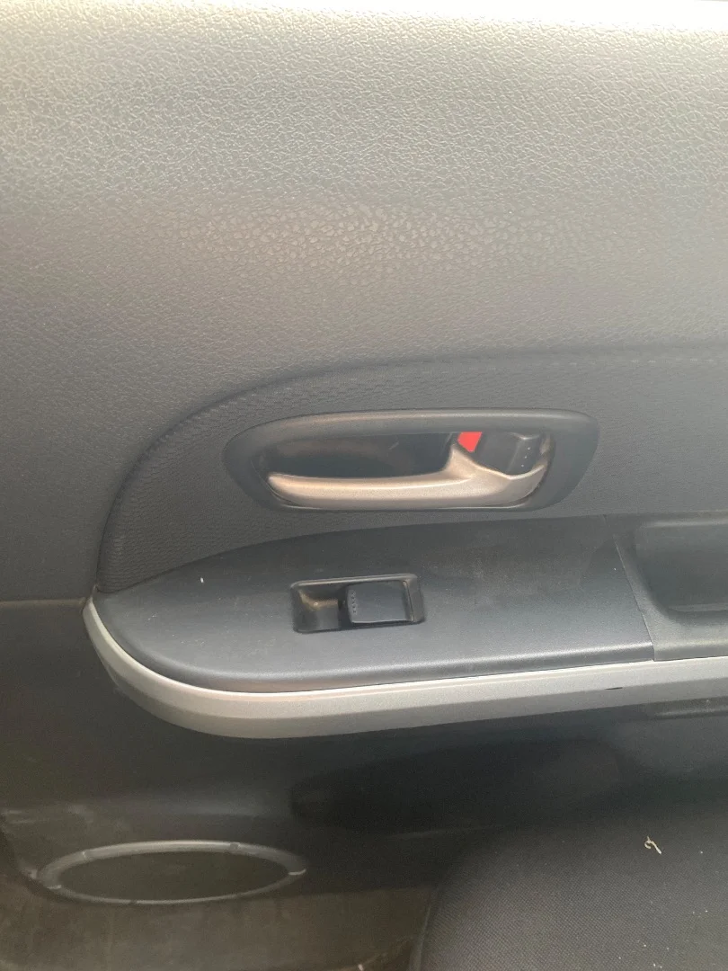 Foto de MANDO ELEVALUNAS TRASERO DERECHO SUZUKI GRAND VITARA (JB/JT) 2.0 16V CAT (140 CV / 103 KW)
