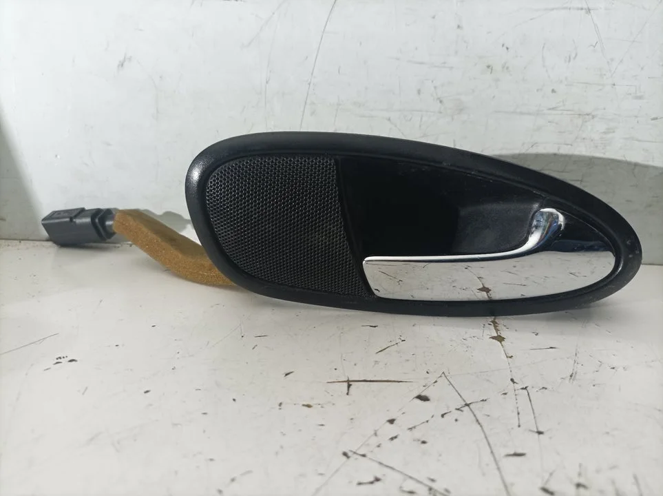 Foto de MANETA INTERIOR DELANTERA DERECHA SEAT LEON (1P1) referencia 5P0837114