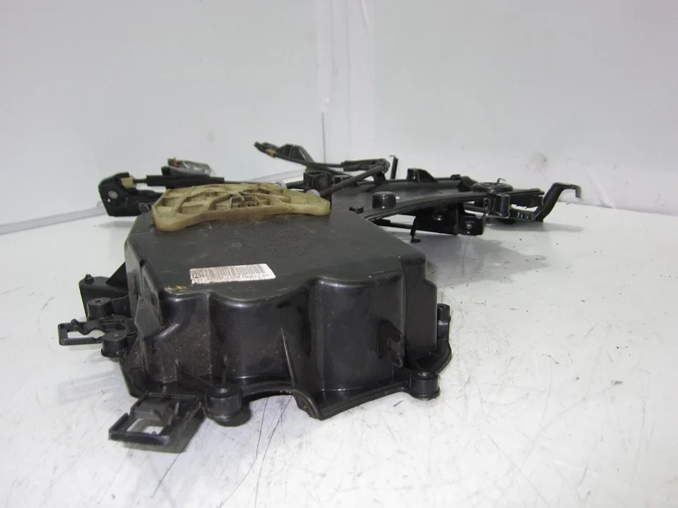Foto de ELEVALUNAS DELANTERO IZQUIERDO SEAT LEON (1P1) 2.0 16V T FSI (200 CV / 147 KW) referencia 133697185