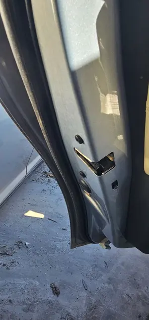 Foto de CERRADURA PUERTA TRASERA IZQUIERDA BMW SERIE 3 BERLINA (E90) 2.0 CAT (129 CV / 95 KW)