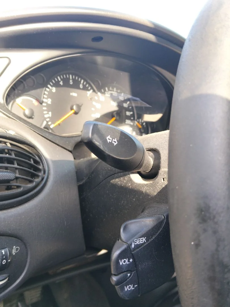 Foto de MANDO INTERMITENTES FORD FOCUS BERLINA (CAK) 1.6 16V CAT (101 CV / 74 KW)