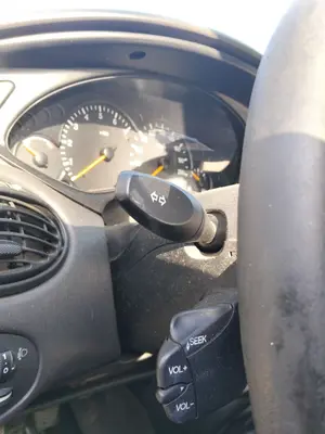 Foto de MANDO INTERMITENTES FORD FOCUS BERLINA (CAK) 1.6 16V CAT (101 CV / 74 KW)