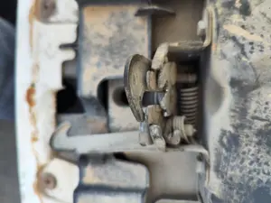 Foto de CERRADURA CAPO FIAT GRANDE PUNTO (199) 1.4  (95 CV / 70 KW)