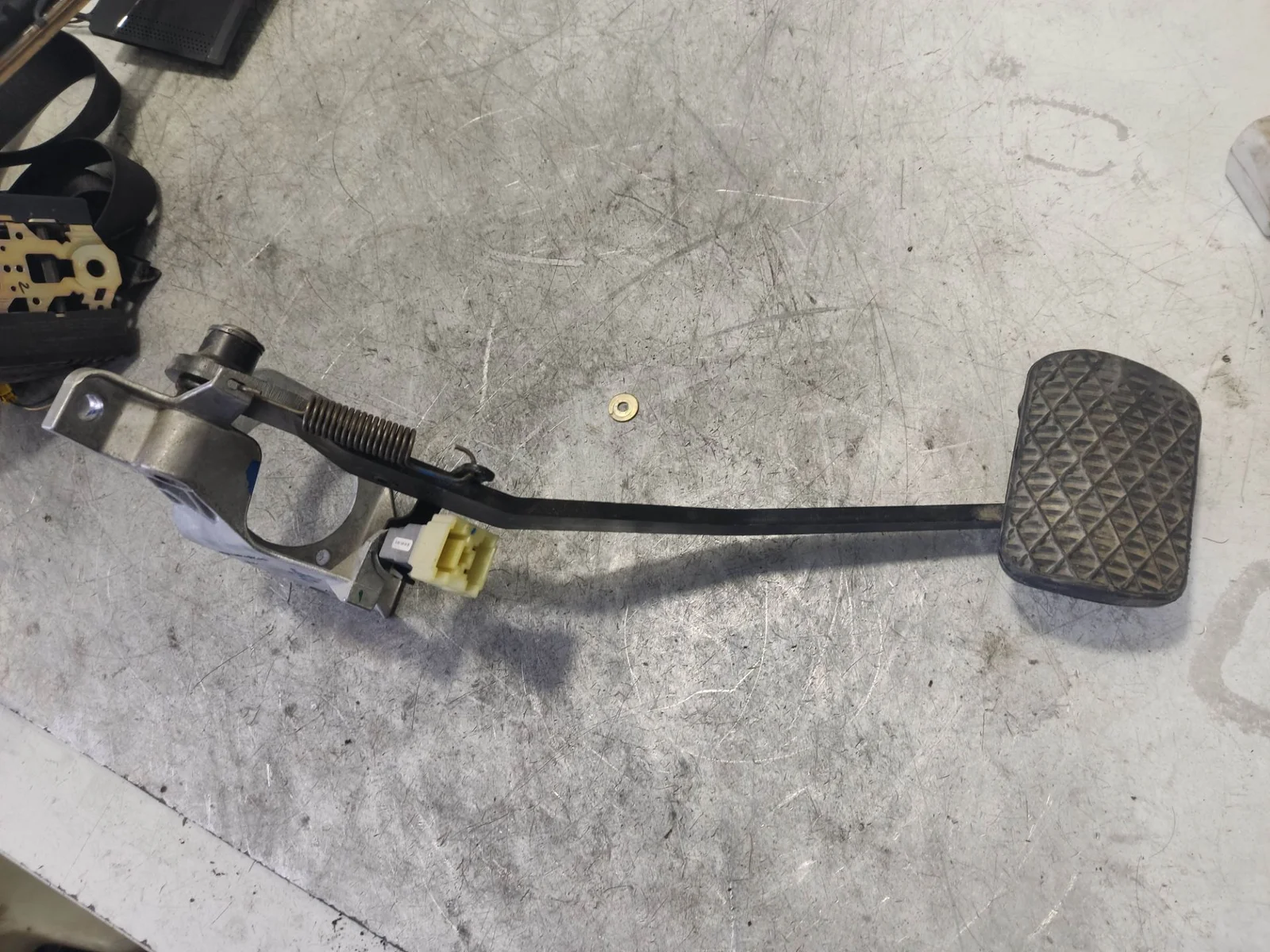 Foto de PEDAL FRENO MERCEDES-BENZ CLASE G (BM 463) STATION 4.0 CDI 32V CAT (250 CV / 184 KW) referencia A2022901619