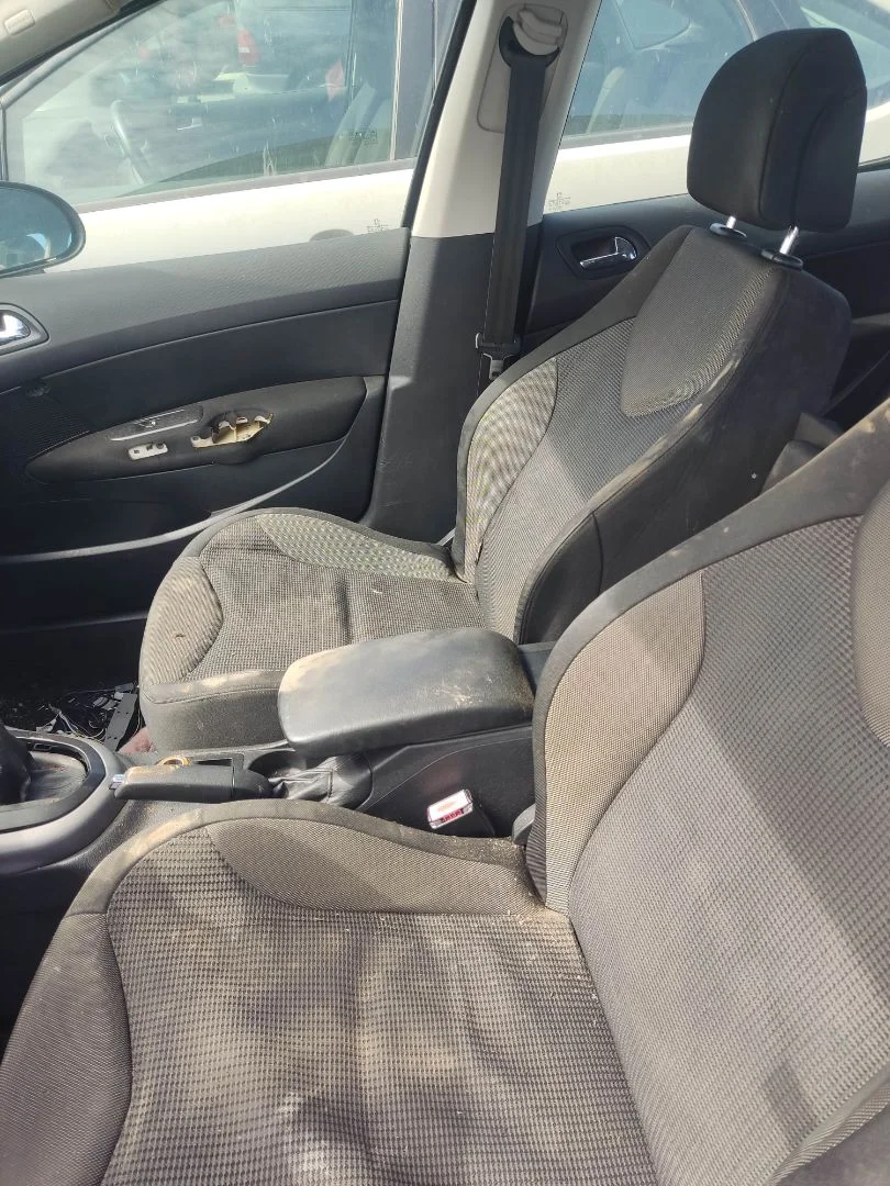 Foto de ASIENTO DELANTERO DERECHO PEUGEOT 308 1.6 HDi FAP CAT (9HZ / DV6TED4) (109 CV / 80 KW)