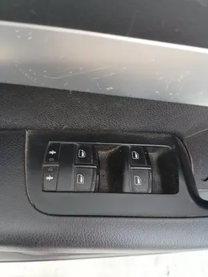 Foto de MANDO ELEVALUNAS DELANTERO IZQUIERDO AUDI A6 BERLINA (4F2) 4.2 V8 40V (335 CV / 246 KW) foto 2
