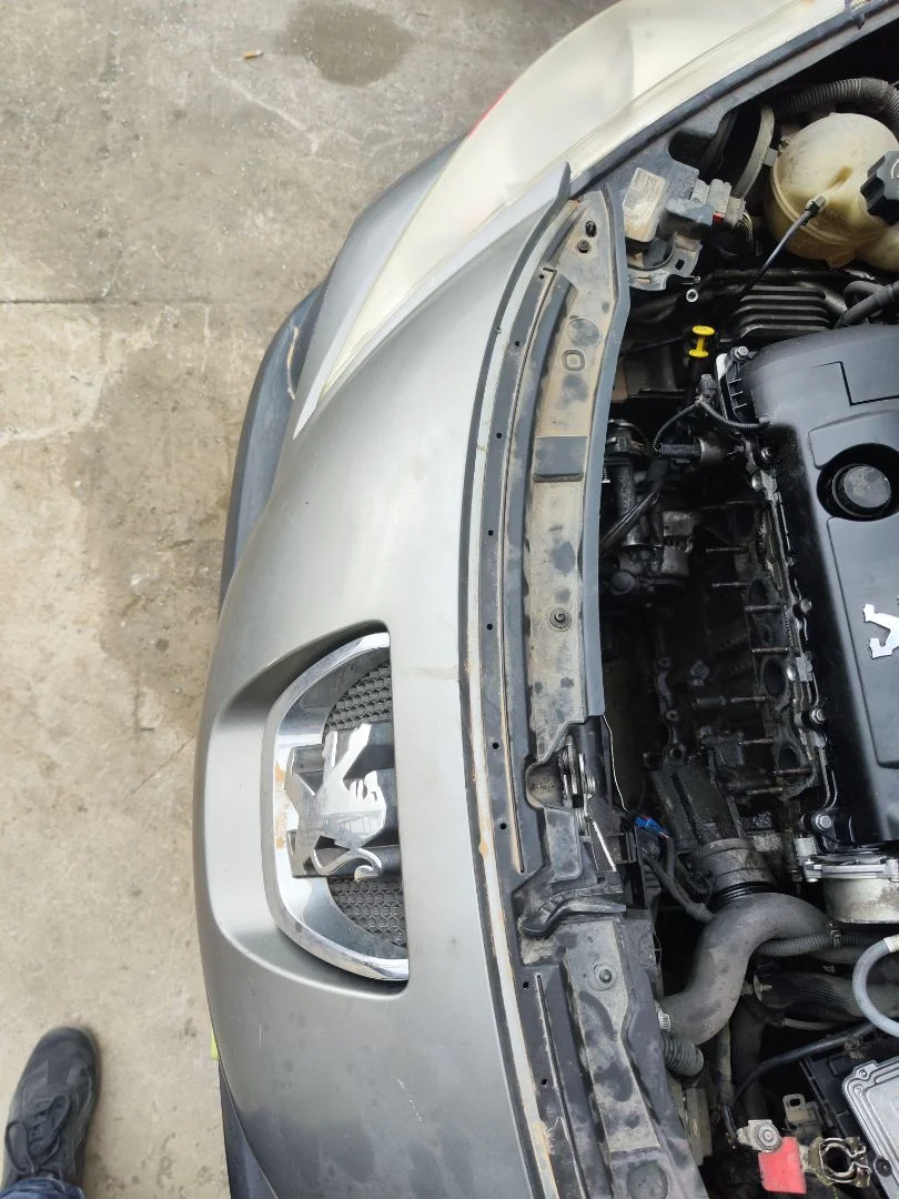 Foto de REFUERZO PARAGOLPES DELANTERO PEUGEOT 207 CC CABRIO-COUPÉ 1.6 16V (120 CV / 88 KW)