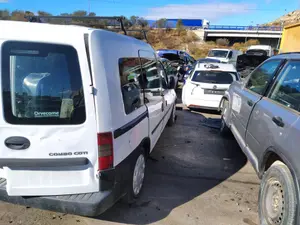 Foto de LUNA CUSTODIA TRASERA DERECHA OPEL COMBO (CORSA C) 1.3 16V CDTI CAT (Z 13 DT / LN9) (69 CV / 51 KW)