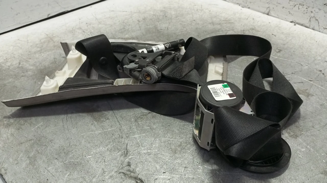 Foto de CINTURON SEGURIDAD DELANTERO DERECHO BMW SERIE 5 TOURING (F11) 2.0 Turbodiesel (184 CV / 135 KW) referencia 610126200C
