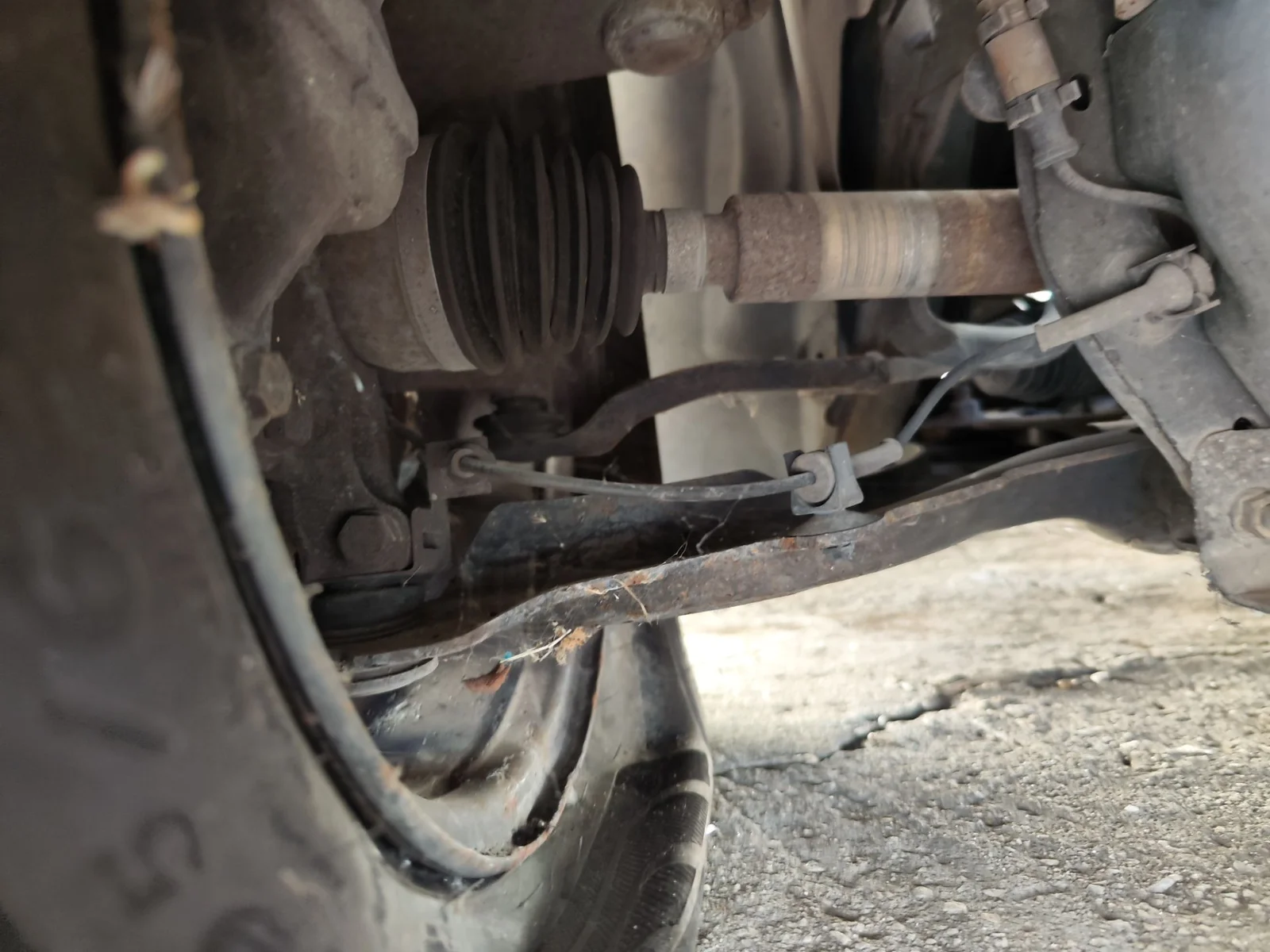 Foto de BRAZO SUSPENSION DELANTERO DERECHO RENAULT MEGANE II BERLINA 5P 1.5 dCi Diesel (101 CV / 74 KW)