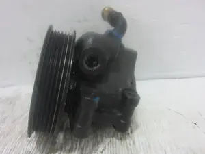 Foto de BOMBA DIRECCION FORD FOCUS BERLINA (CAK) 1.8 TDDI Turbodiesel CAT (90 CV / 66 KW) foto 3