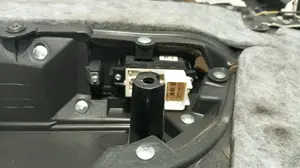 Foto de MANDO ELEVALUNAS TRASERO DERECHO CHEVROLET CAPTIVA 2.0 Diesel CAT (150 CV / 110 KW) referencia 201003486 foto 2