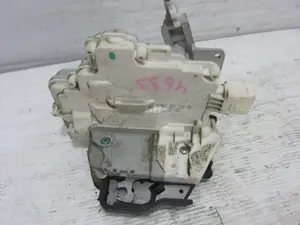 Foto de CERRADURA PUERTA DELANTERA DERECHA AUDI A4 BERLINA (8E) 2.0 TDI (140 CV / 103 KW) referencia 8E1837016AA foto 4