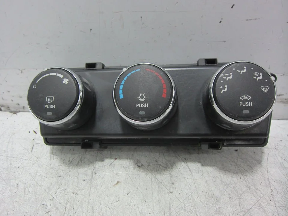 Foto de MANDO CALEFACCION / AIRE ACONDICIONADO DODGE NITRO (KA) 2.8 CRD (177 CV / 130 KW) referencia 55111803AF