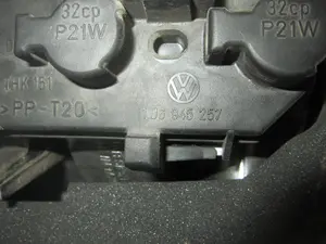 Foto de PILOTO TRASERO IZQUIERDO VOLKSWAGEN GOLF IV BERLINA (1J1)(10.1997) 1.9 TDI (101 CV / 74 KW) referencia 1J6945257 foto 2