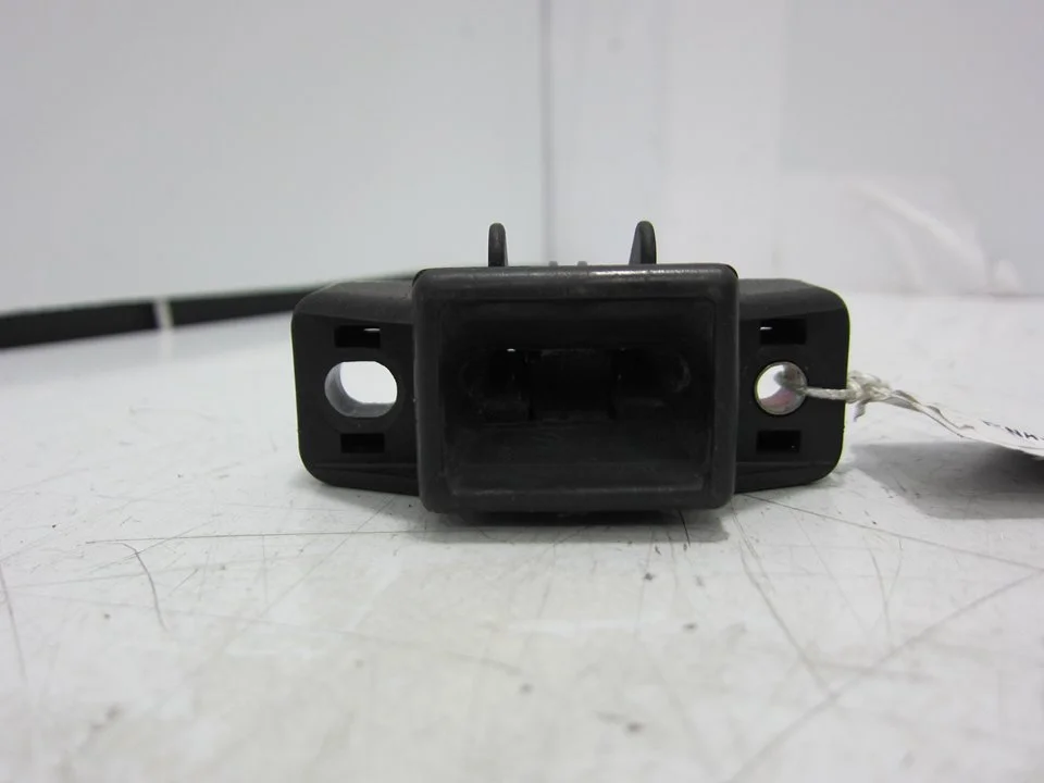 Foto de CERRADURA MALETERO / PORTON RENAULT MEGANE I FASE 2 CLASSIC (LA...) 1.9 dCi Diesel CAT (102 CV / 75 KW)
