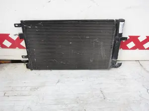 Foto de CONDENSADOR / RADIADOR AIRE ACONDICIONADO JAGUAR XF 2.7 V6 Diesel CAT (207 CV / 152 KW) referencia VP8X2H foto 4