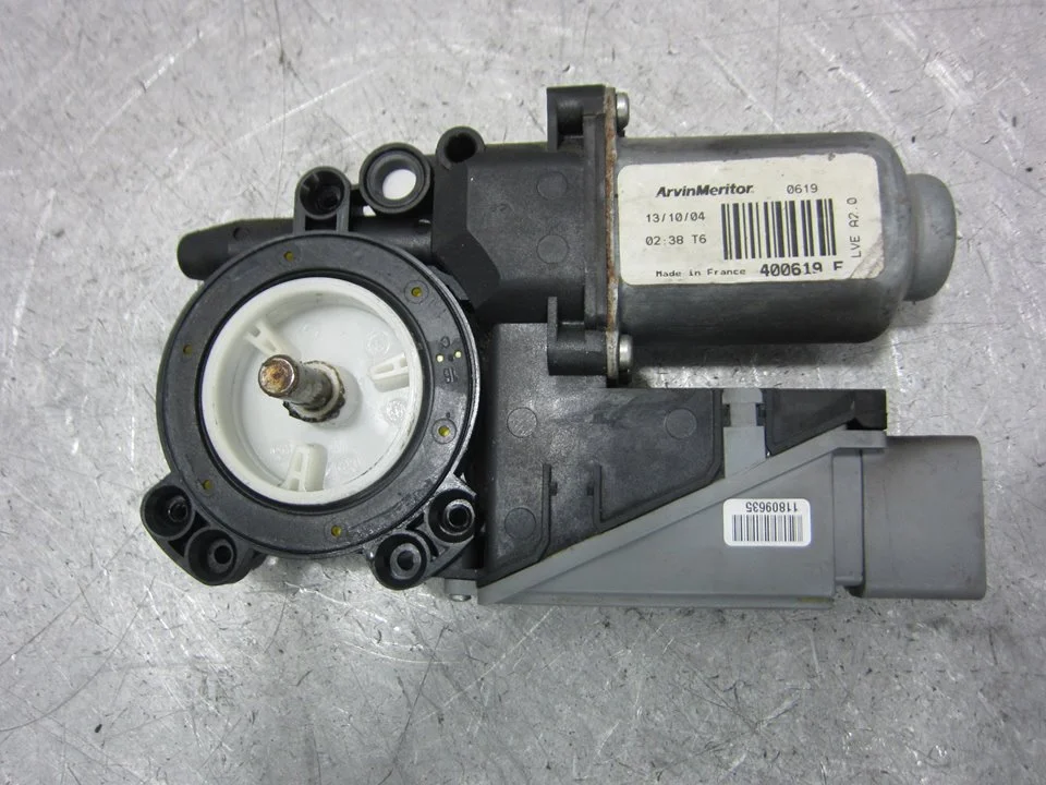Foto de MOTOR ELEVALUNAS DELANTERO IZQUIERDO CITROEN C3 1.4 HDi (68 CV / 50 KW) referencia 400619F