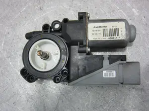 Foto de MOTOR ELEVALUNAS DELANTERO IZQUIERDO CITROEN C3 1.4 HDi (68 CV / 50 KW) referencia 400619F foto 1