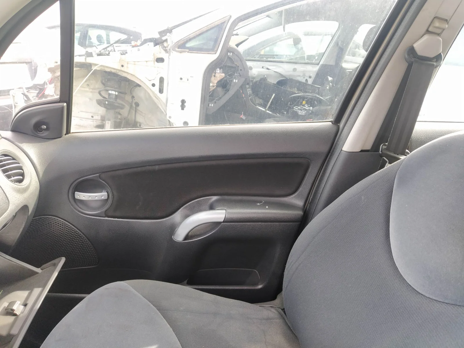 Foto de CERRADURA PUERTA DELANTERA DERECHA CITROEN C3 1.1 (60 CV / 44 KW) referencia 9136N7