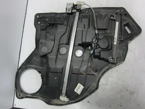 Foto de ELEVALUNAS TRASERO IZQUIERDO MAZDA 2 BERLINA (DY) 1.4 CAT (80 CV / 59 KW) referencia 3M71A045H23A foto 1