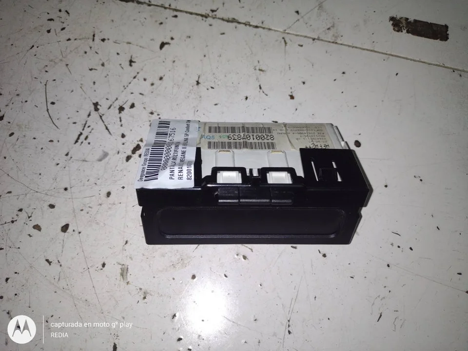 Foto de PANTALLA MULTIFUNCION RENAULT MEGANE II BERLINA 5P 1.6 16V (113 CV / 83 KW) referencia 8200107839