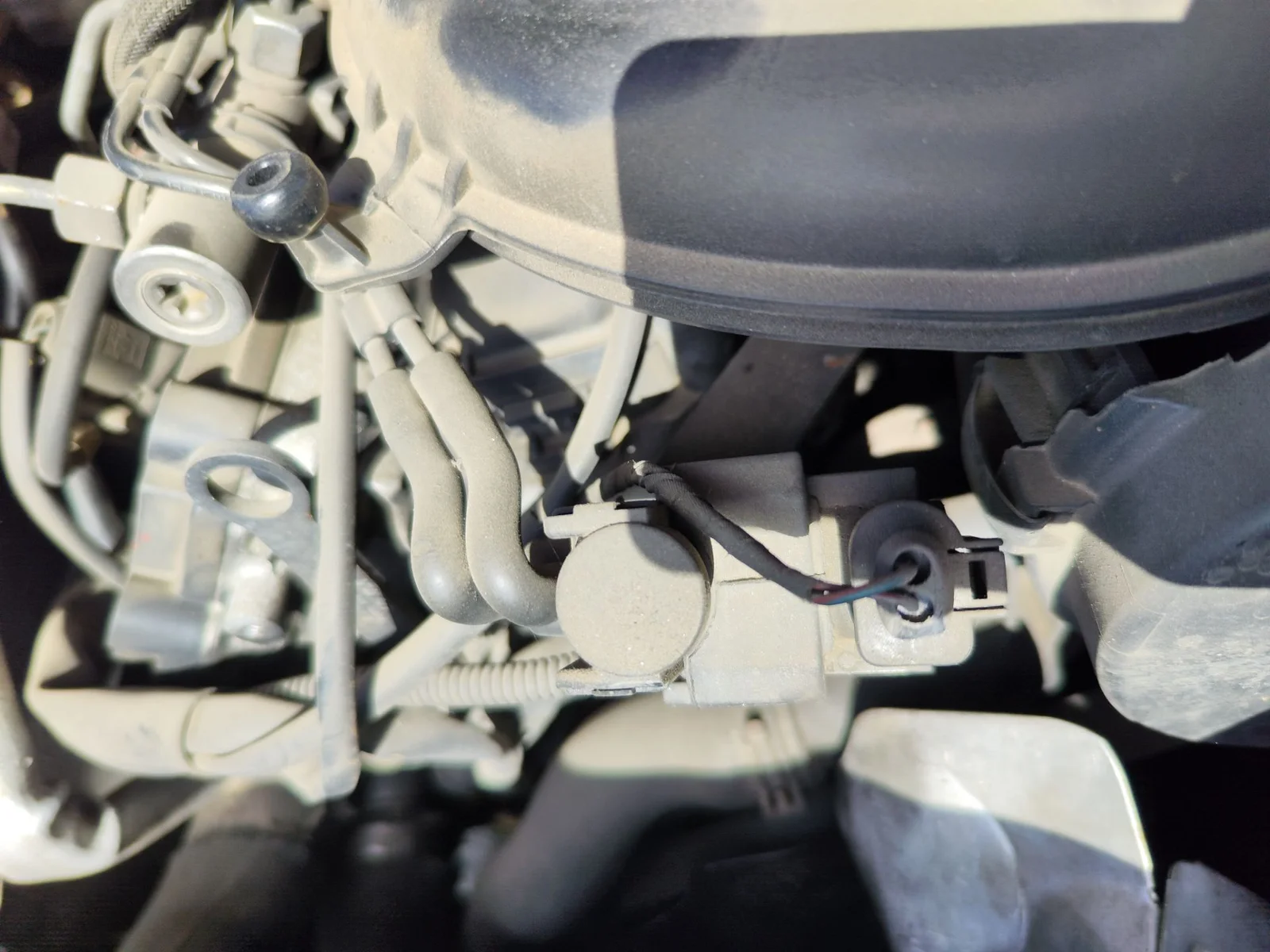 Foto de VALVULA AIRE ADICIONAL AUDI Q7 (4L) 3.0 V6 24V TDI (233 CV / 171 KW)