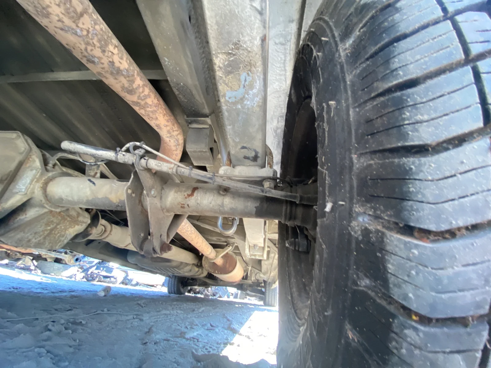 Foto de BRAZO SUSPENSION TRASERO DERECHO VOLKSWAGEN LT FURGÓN/COMBI 2.5 TDI (109 CV / 80 KW)
