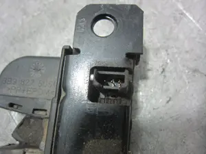 Foto de CERRADURA MALETERO / PORTON VOLKSWAGEN PASSAT BERLINA (3B3) 1.9 TDI (131 CV / 96 KW) referencia 3B9827505 foto 3