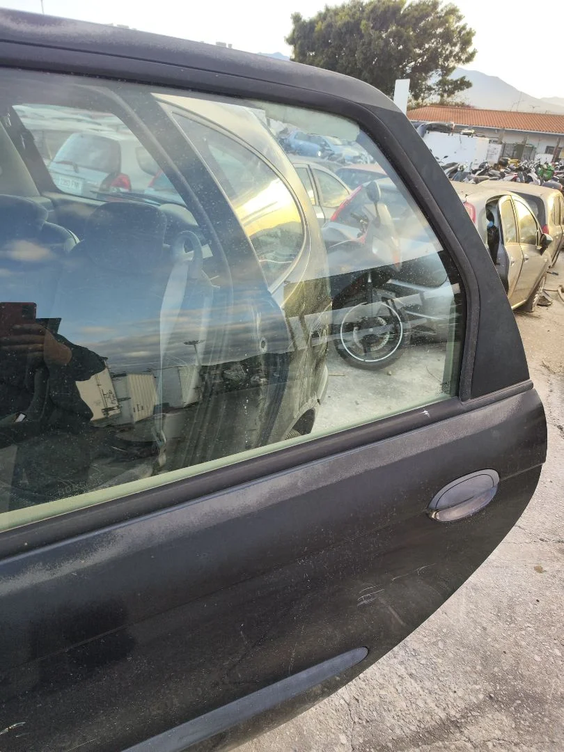 Foto de LUNA TRASERA IZQUIERDA RENAULT SCENIC I (JA...) 1.4 CAT (95 CV / 70 KW) referencia 7700828351