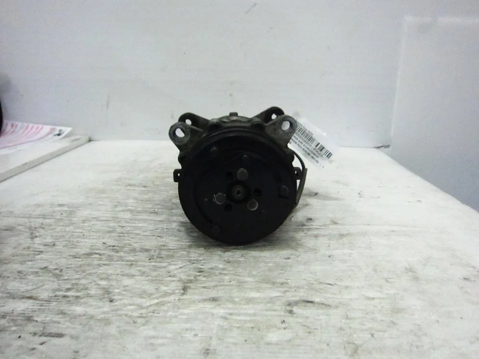 Foto de COMPRESOR AIRE ACONDICIONADO VOLKSWAGEN POLO III (6N1) referencia 6N0820803A