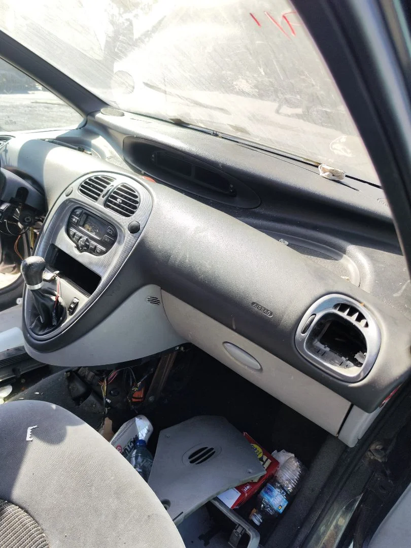 Foto de SALPICADERO CITROEN XSARA PICASSO 1.6 HDi CAT (9HY / DV6TED4) (109 CV / 80 KW)