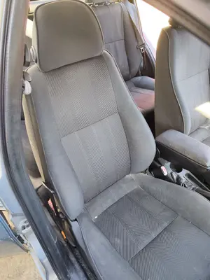 Foto de ASIENTO DELANTERO DERECHO ALFA ROMEO 147 (190) 1.9 JTD CAT (110 CV / 81 KW) foto 2
