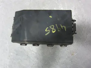 Foto de CAJA RELES / FUSIBLES FORD FOCUS BERLINA (CAK) 1.8 TDCi CAT (101 CV / 74 KW) referencia 98AG14A142AD foto 3
