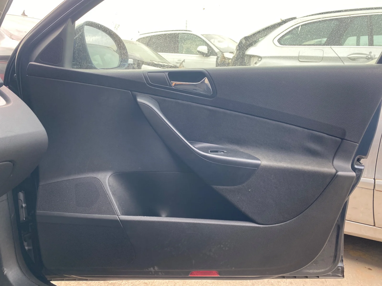Foto de GUARNECIDO PUERTA DELANTERA DERECHA VOLKSWAGEN PASSAT BERLINA (3C2) 2.0 TDI (140 CV / 103 KW) referencia 3C1867012DSFKZ