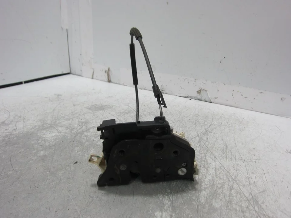 Foto de CERRADURA PUERTA TRASERA IZQUIERDA SEAT LEON (1P1) referencia 1P0839015D
